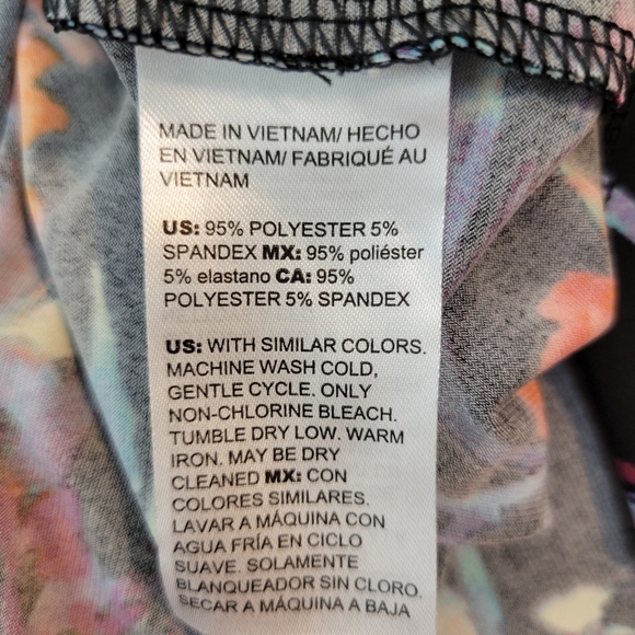 Chico’s Floral Print Faux Wrap Dress Size 12/14. Stretch Jersey Knit Multi-Color - Picture 9 of 9